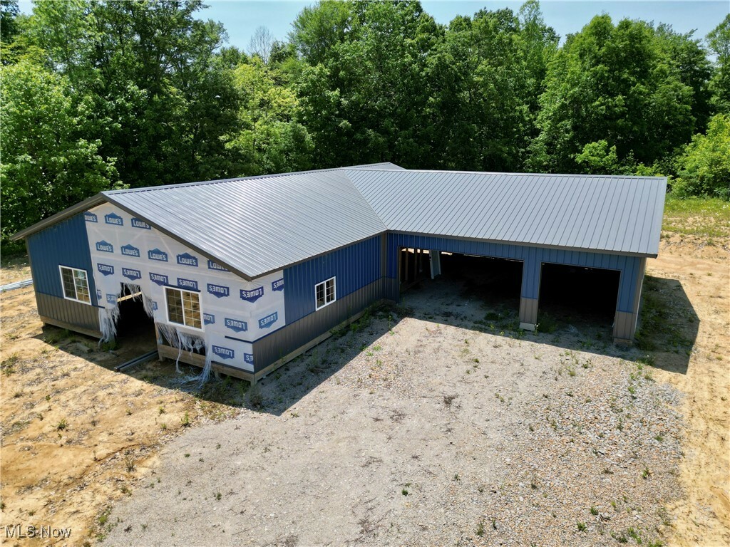 Property Photo:  9811 Green Valley Road  OH 43727 