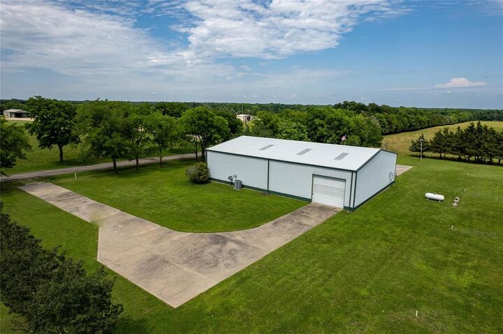 Property Photo:  761 County Road 13550  TX 75468 