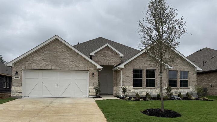 Property Photo: 1502 Washington Street TX 76063