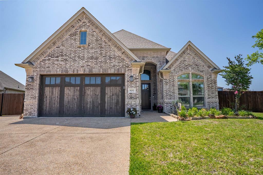 Property Photo: 9252 Quarry Overlook Drive TX 76118