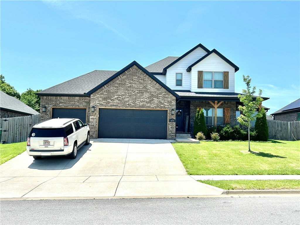 Property Photo: 671 Maplewood Drive AR 72719