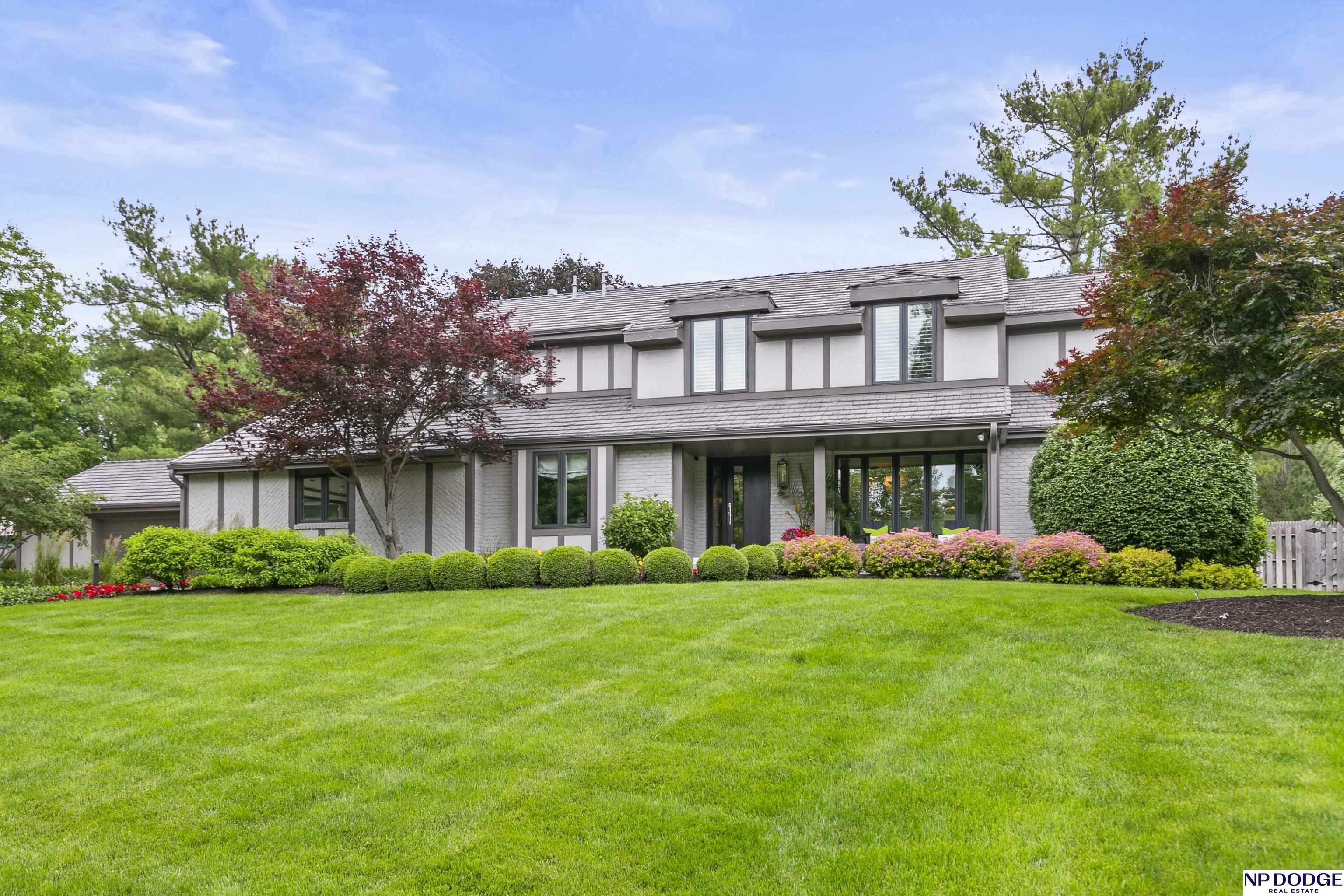 Property Photo: 9738 Brentwood Road NE 68114