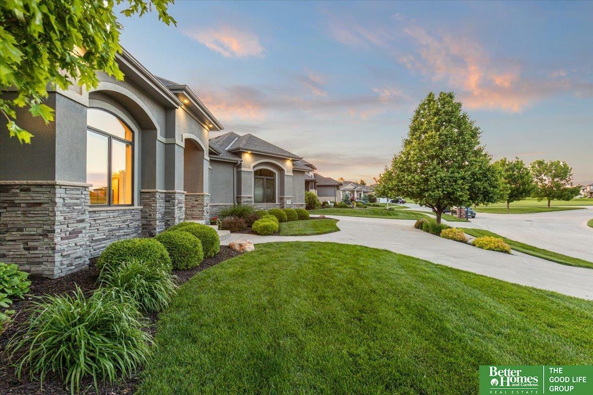 Property Photo: 19513 Hamilton Street NE 68022