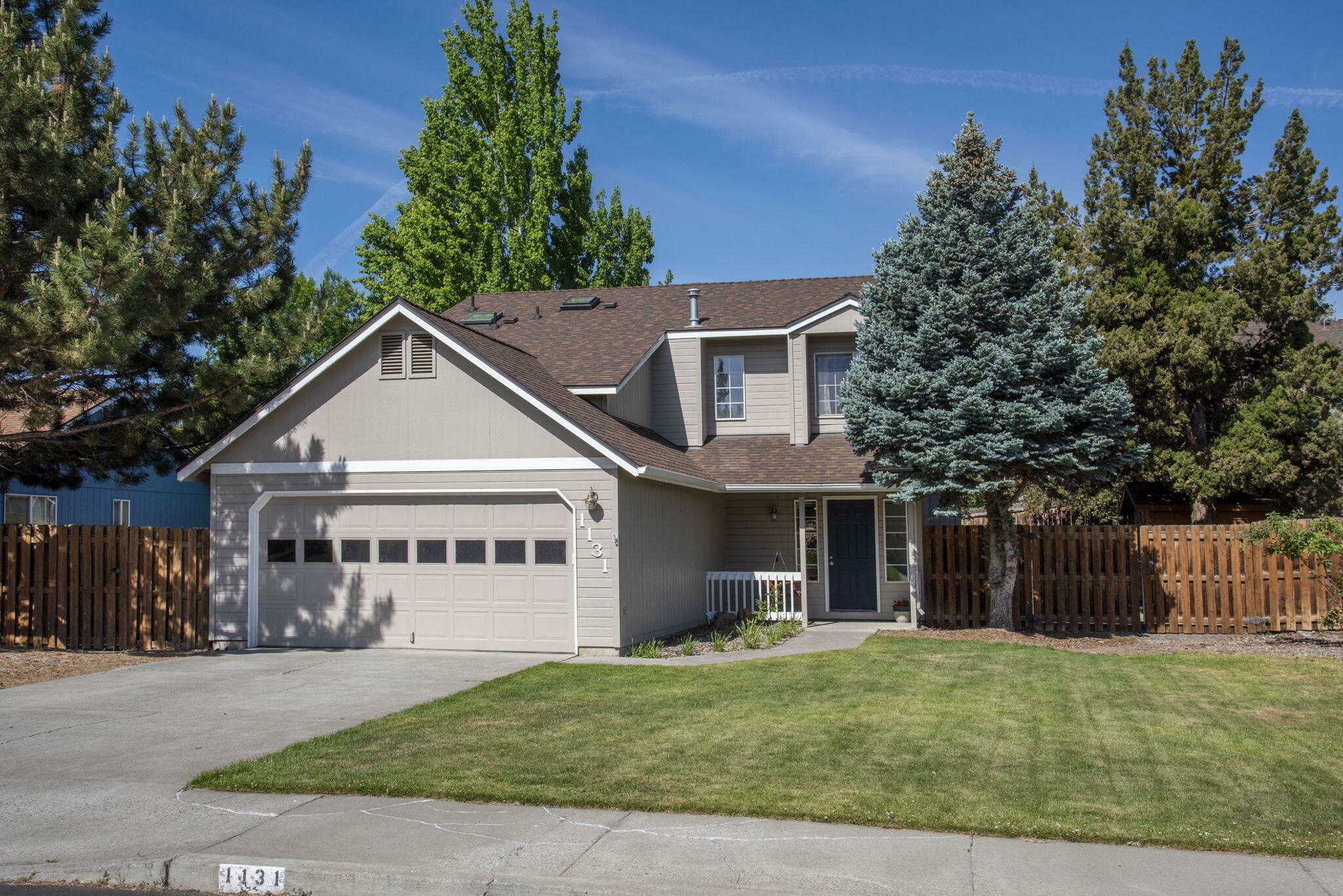 Property Photo: 1131 NE Locksley Drive OR 97701