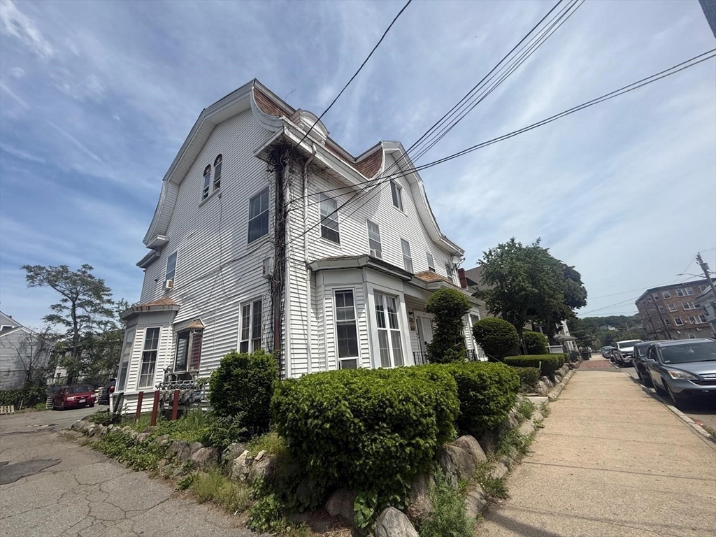 Property Photo:  91 Summer St 3  MA 01840 