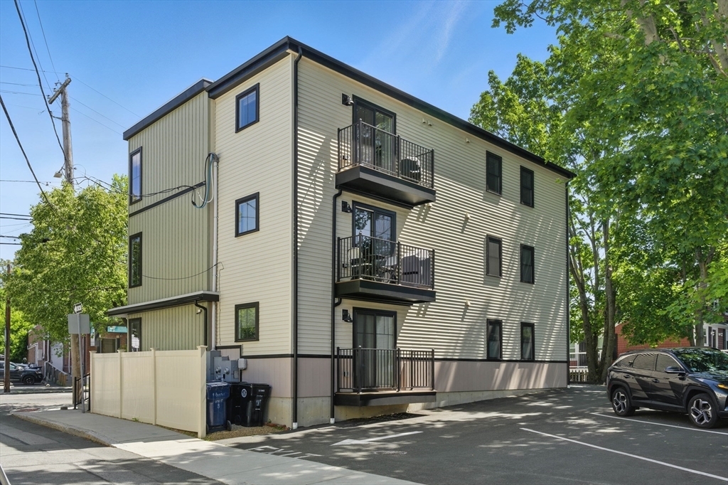 Property Photo:  9 Boston St 3  MA 01970 