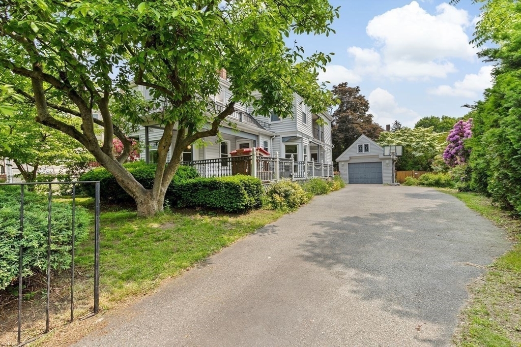 Property Photo: 319 N Warren Ave MA 02301