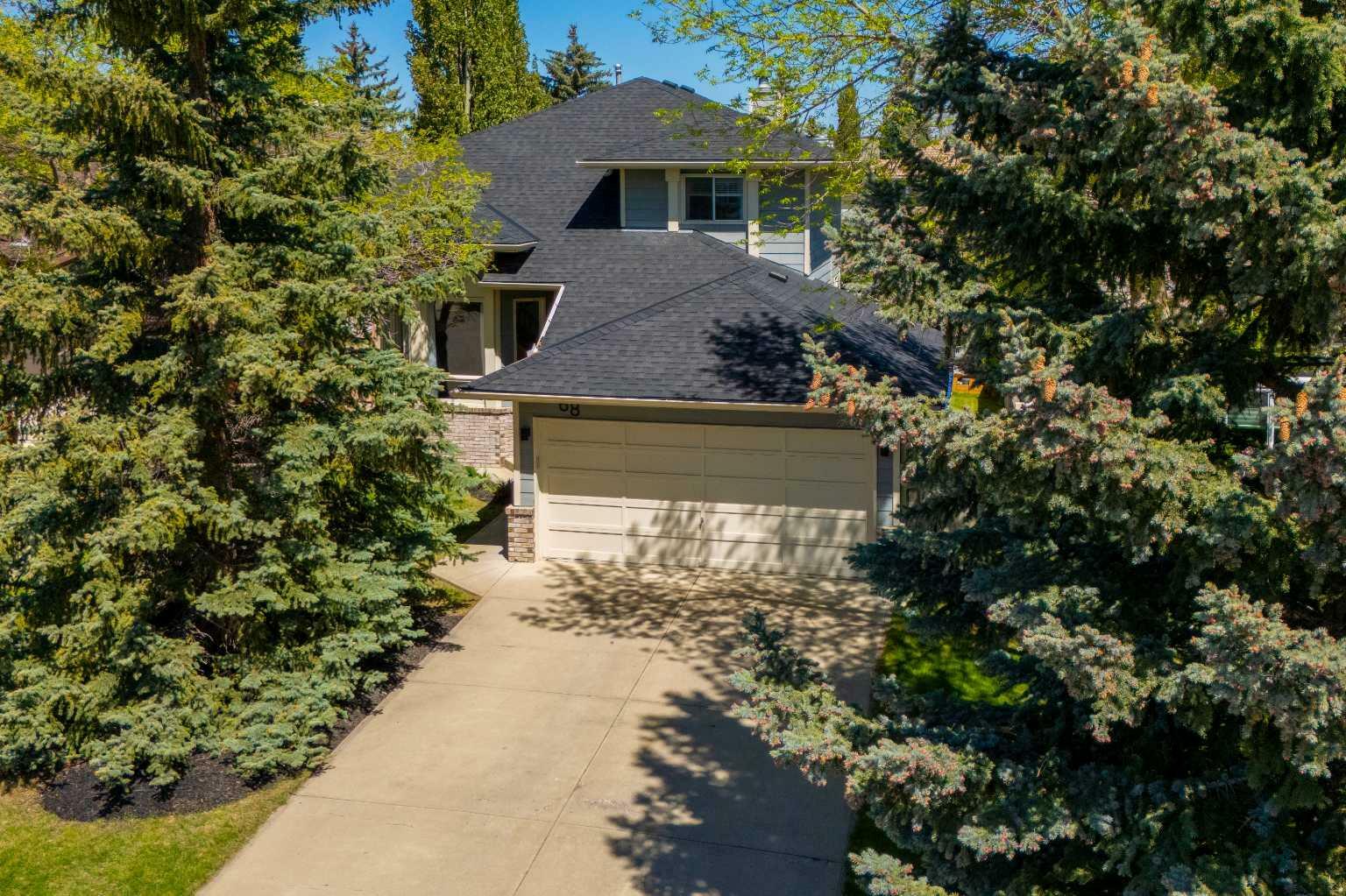 Property Photo: 68 Sunvista Place SE AB T2X 2T4