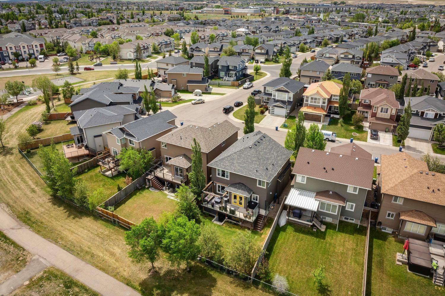 Property Photo: 134 Luxstone View SW AB T4B 0J7