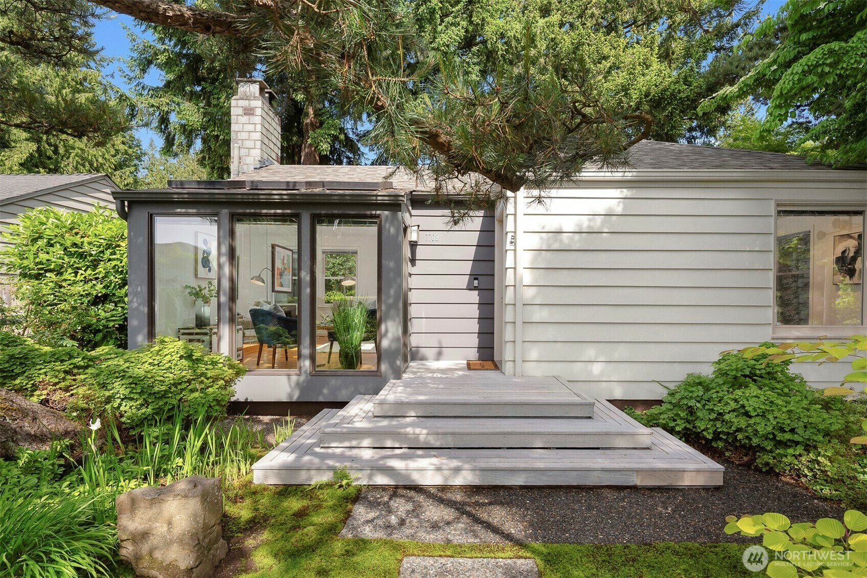 Property Photo: 7708 44th Avenue NE WA 98115