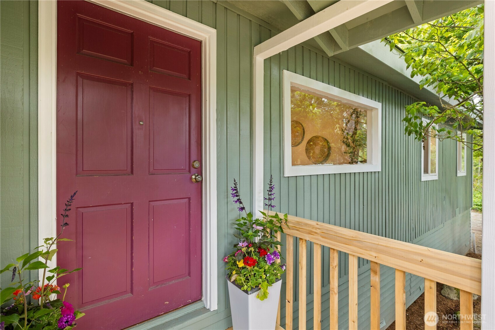 Property Photo: 330 NW Holly Street WA 98027