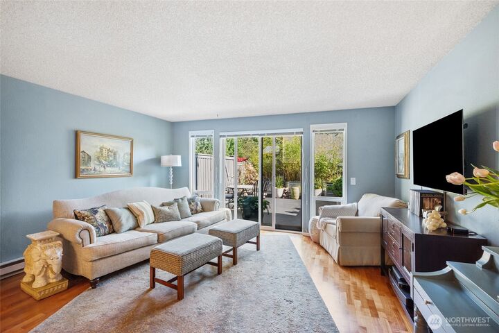 Property Photo:  21105  80th Avenue W 103  WA 98026 
