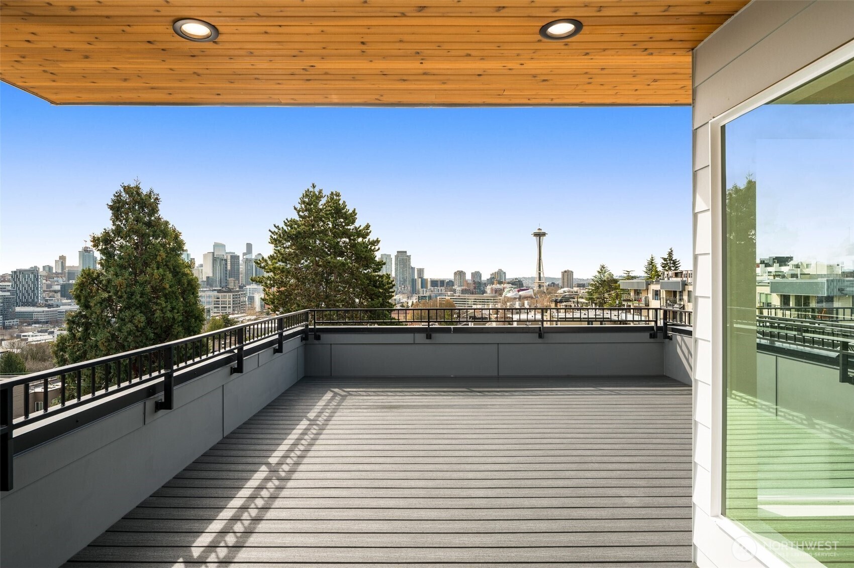 Property Photo: 564 Lee Street WA 98109