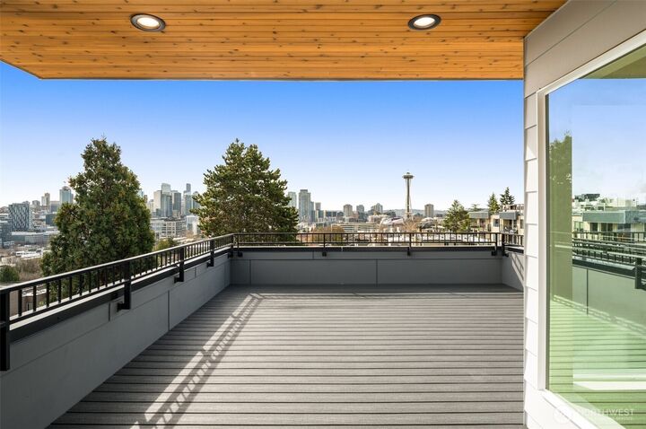 Property Photo:  564  Lee Street  WA 98109 