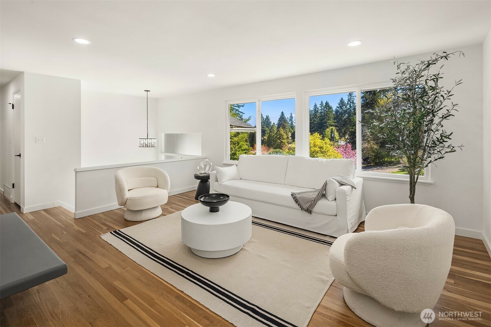 Property Photo: 1136 N 146th Place WA 98133