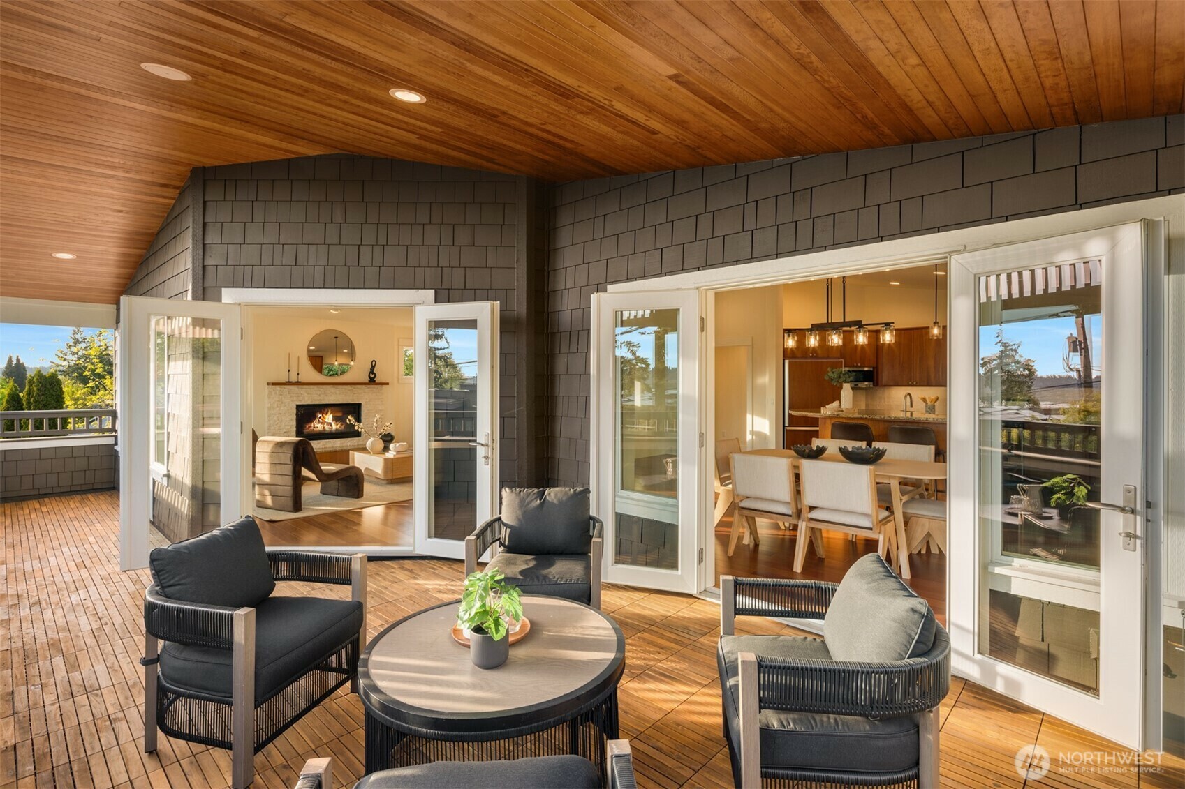 Property Photo: 506 13th Avenue W WA 98033