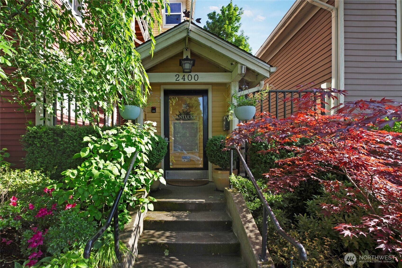 Property Photo: 2400 E Howell Street G WA 98122