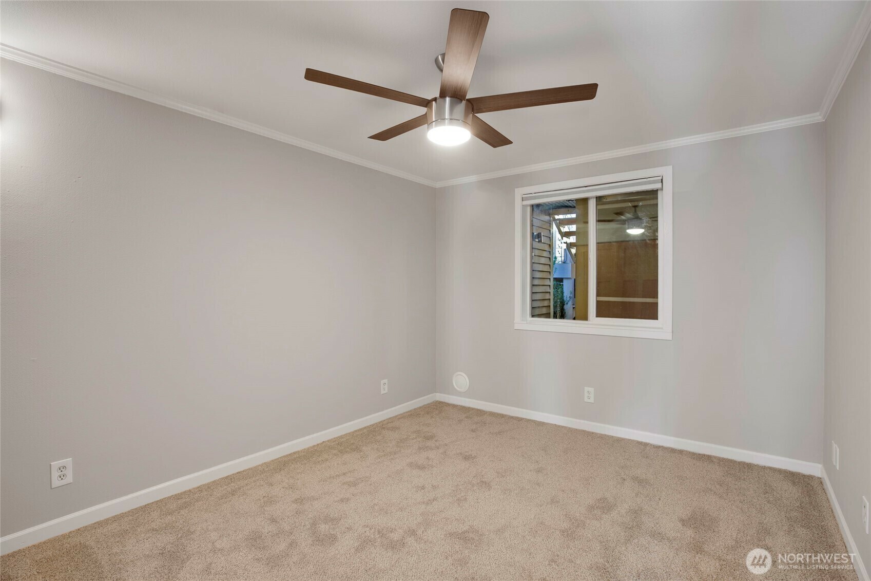 Property Photo: 2400 E Howell Street G WA 98122
