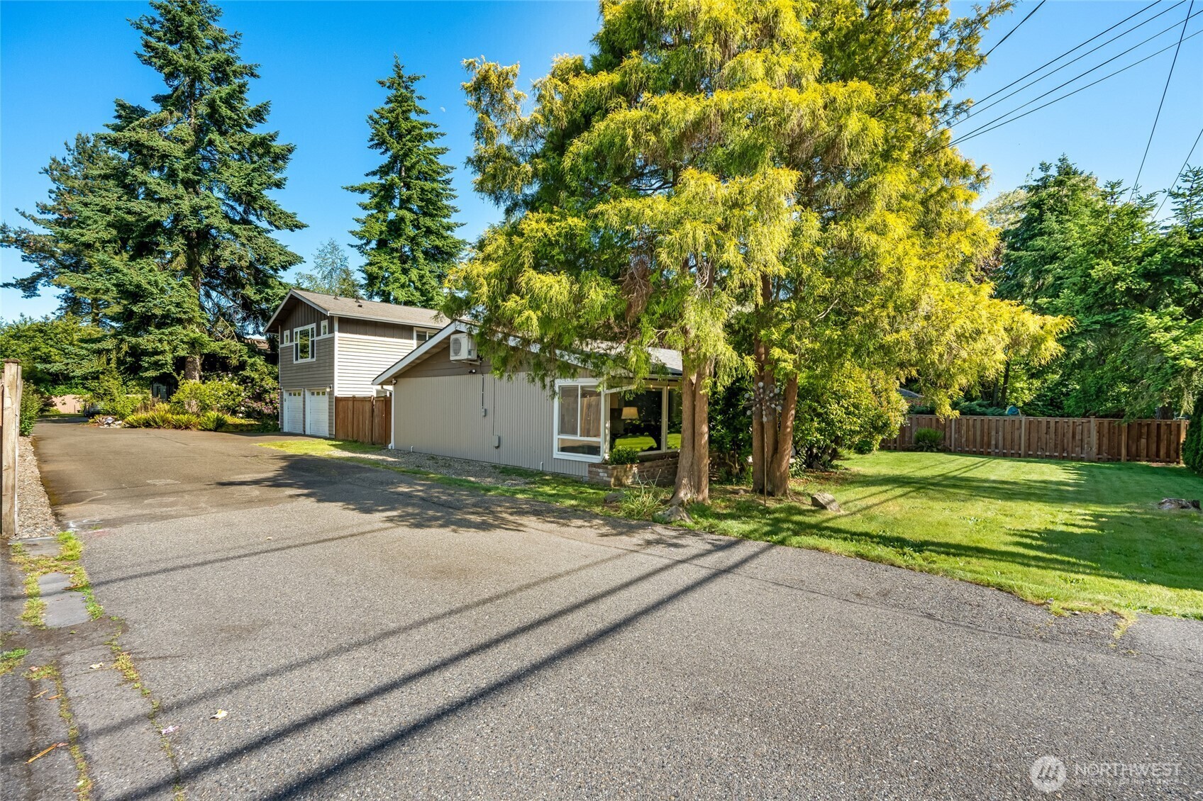 Property Photo: 18008 Ashworth Avenue N WA 98133