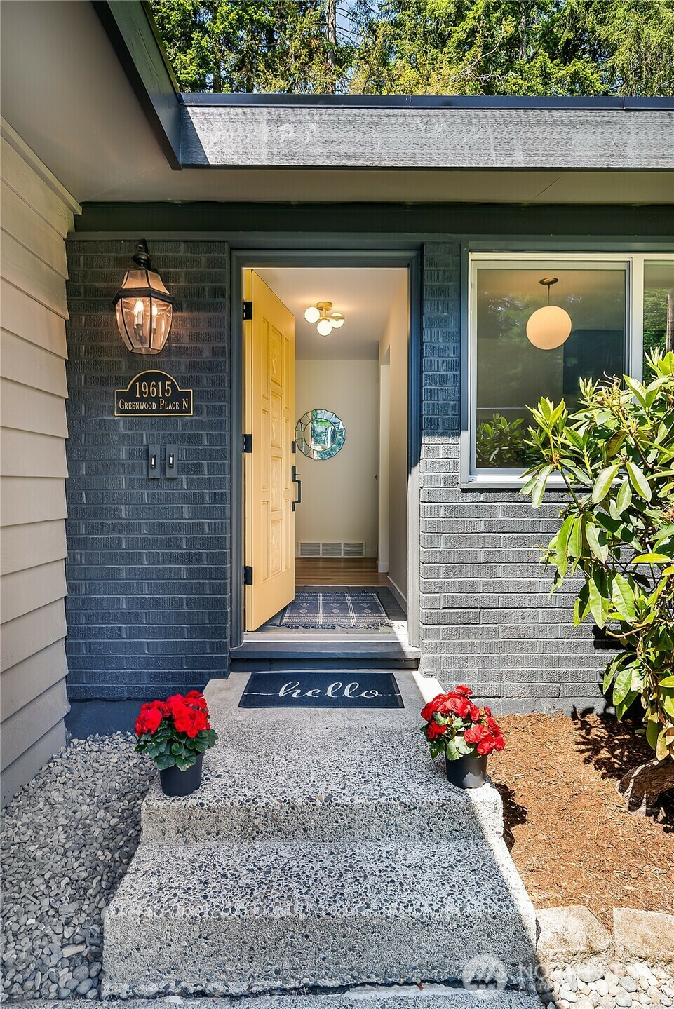 Property Photo: 19615 Greenwood Place N WA 98133
