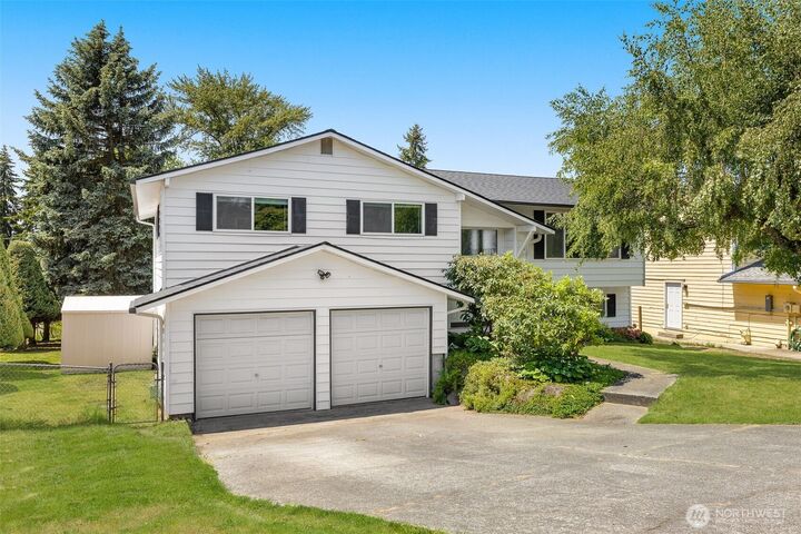 Property Photo:  17122  40th Avenue W  WA 98037 