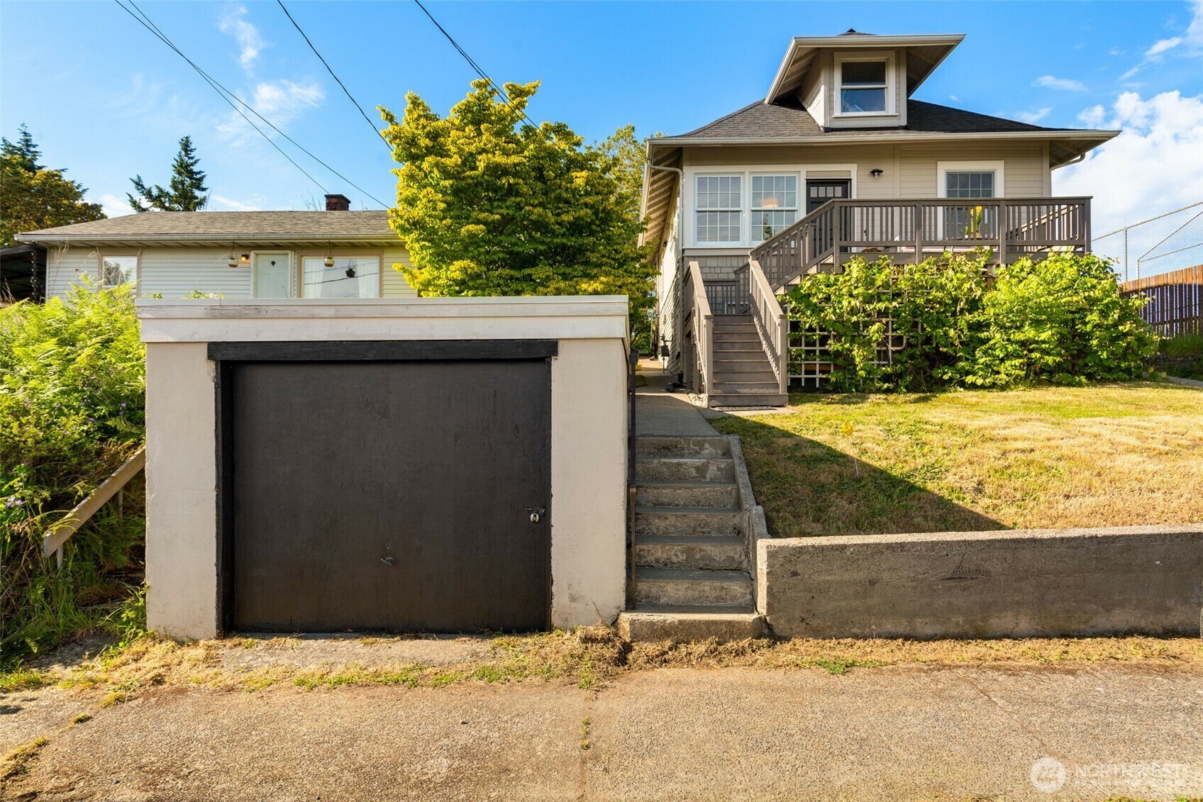 Property Photo:  4340 S  Bennett  WA 98118 
