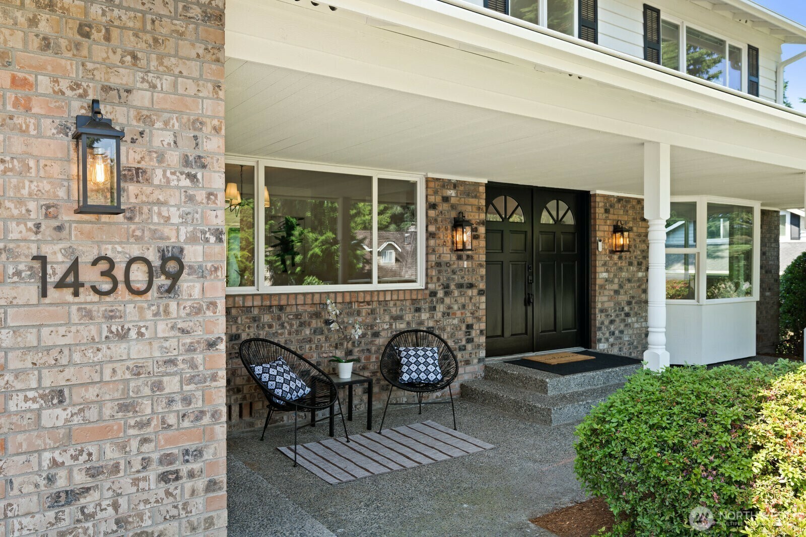 Property Photo: 14309 NE 12th Place WA 98007