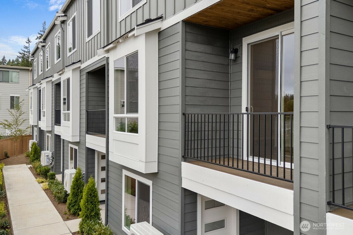 Property Photo: 22226 76th Avenue W A5 WA 98026