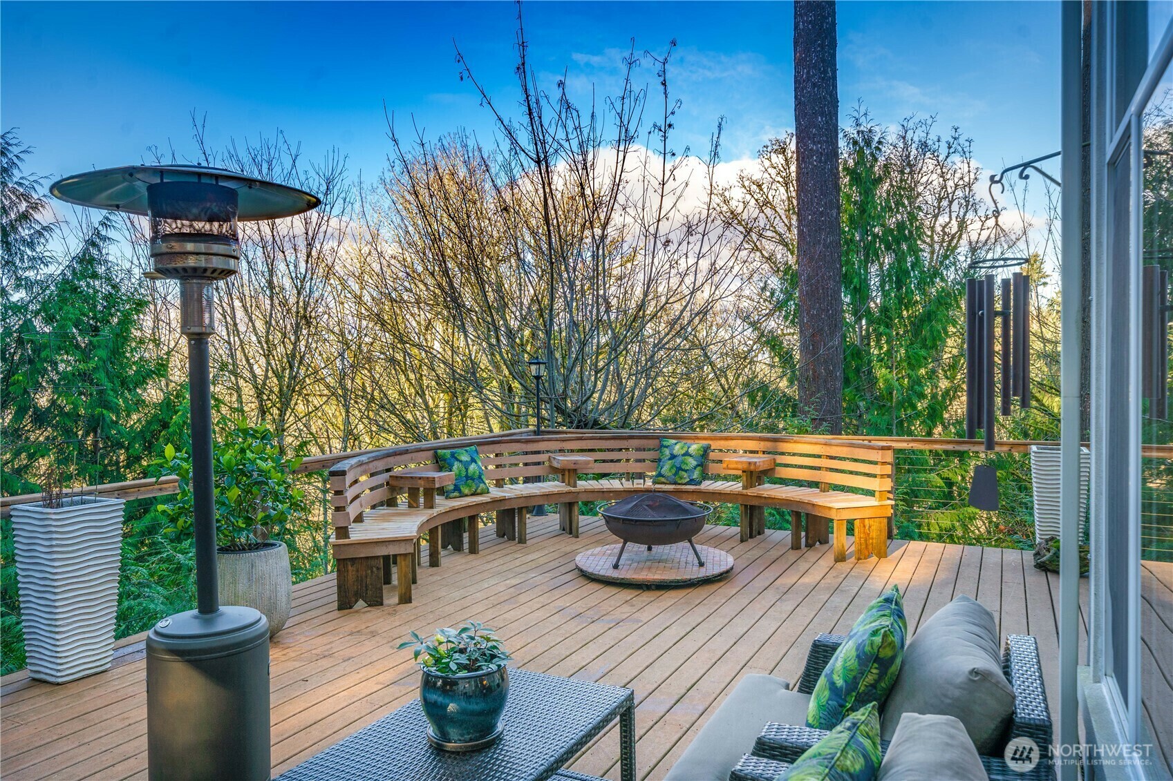 Property Photo:  5325  145th Place SE  WA 98006 