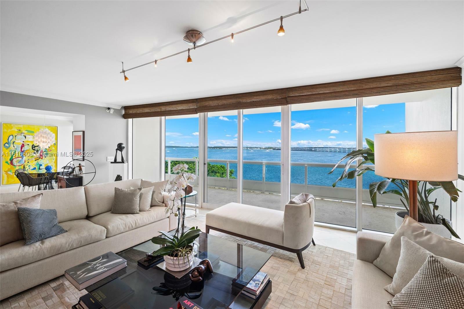 Property Photo: 1643 Brickell Ave 1004 FL 33129
