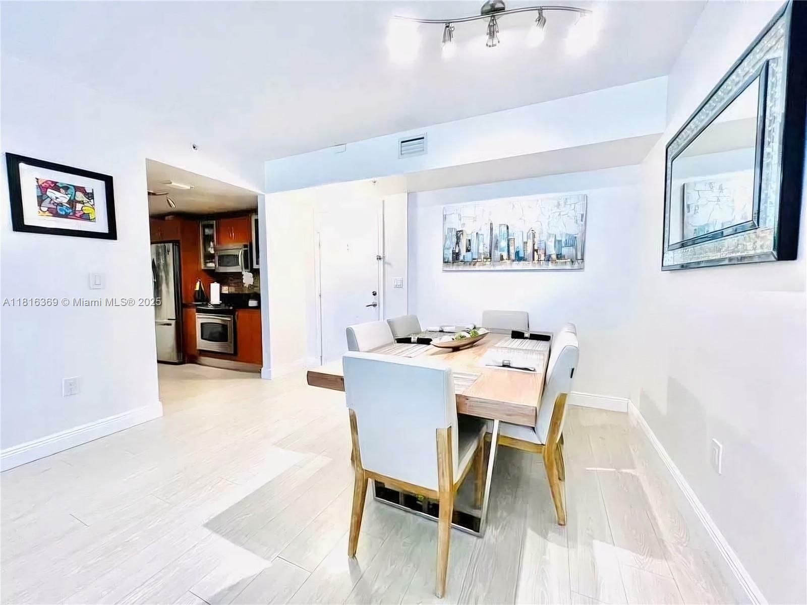 Property Photo: 2775 NE 187th St 622 FL 33180