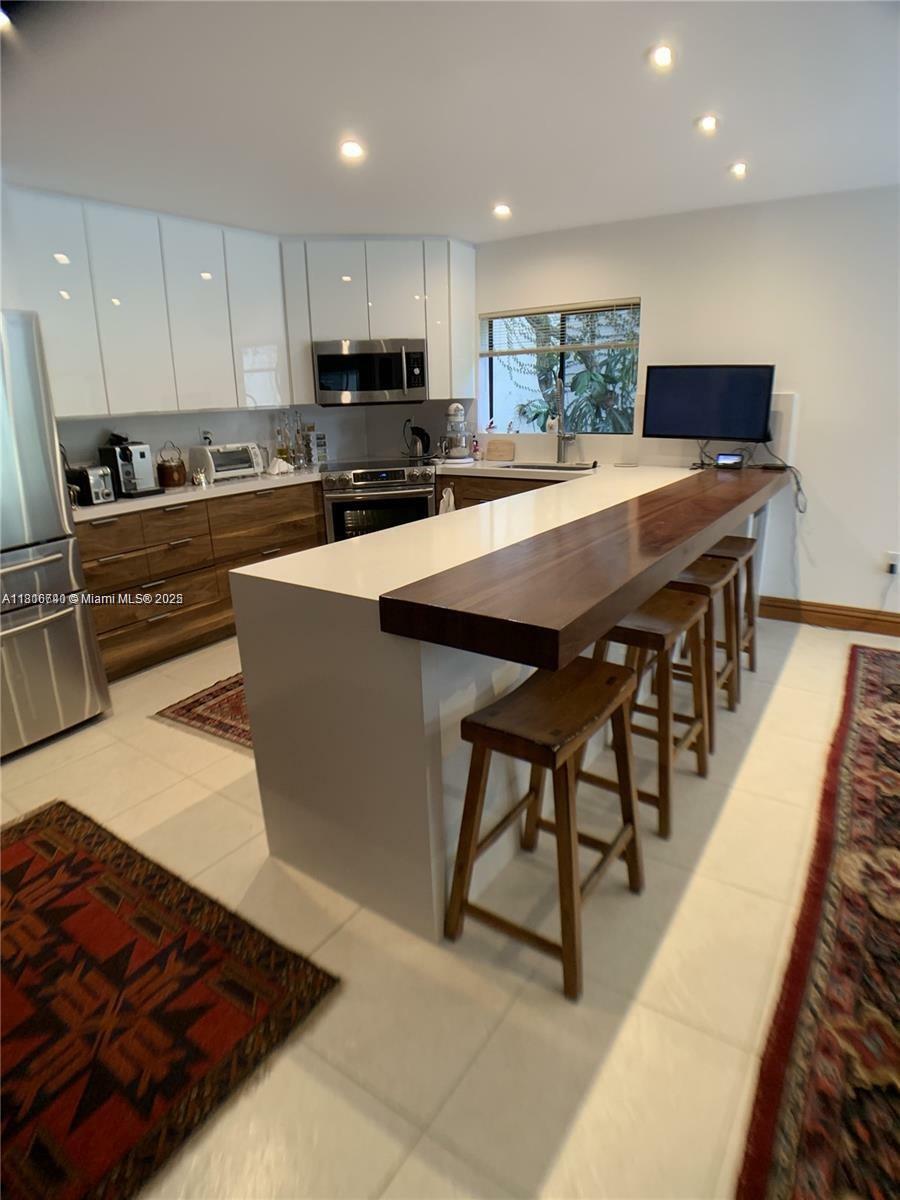 Property Photo: 11832 SW 79th Ter FL 33183