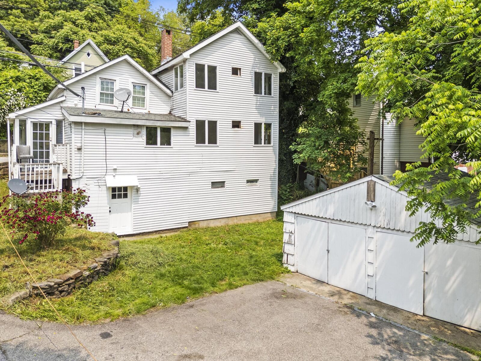 Property Photo:  231 Broad Street  CT 06360 