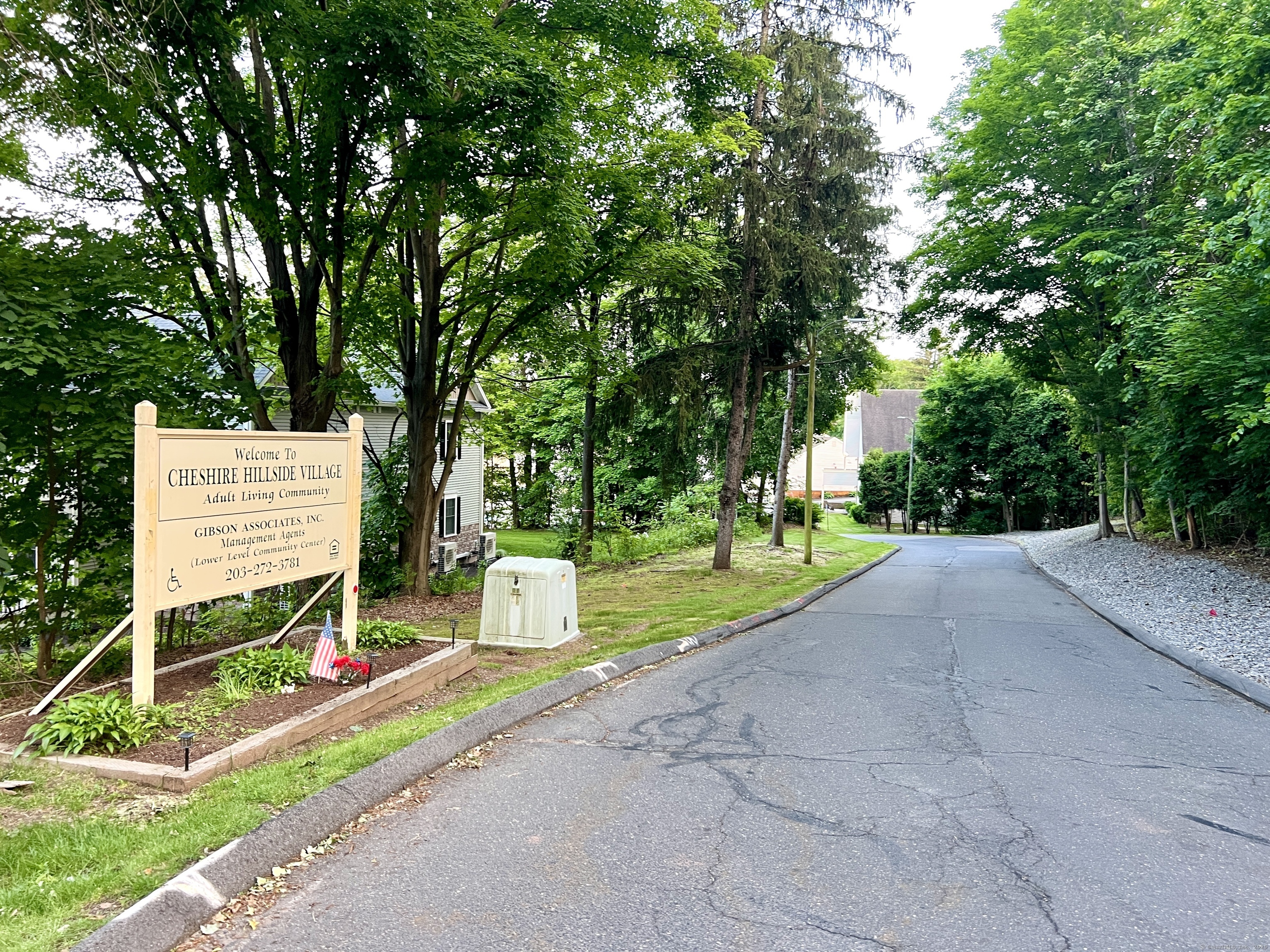 Property Photo:  415 East Mitchell Avenue 415  CT 06410 