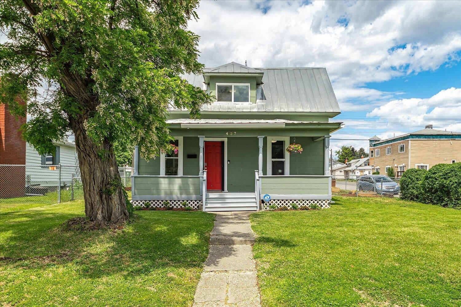 Property Photo: 427 E Glass Ave WA 99207