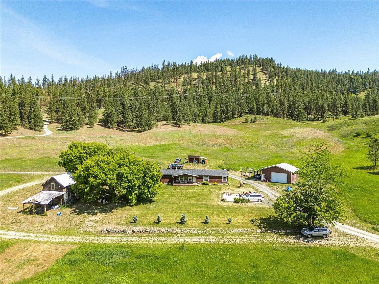 Property Photo:  1643 Highway 395 S  WA 99109 