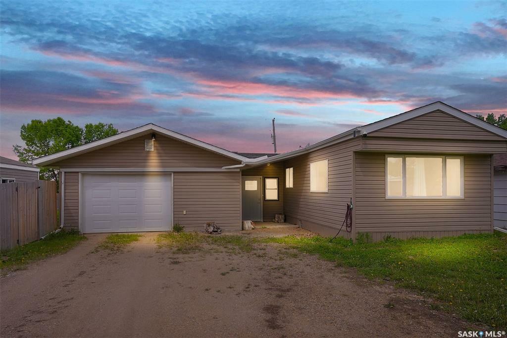 Property Photo: 109 Wetmore Street N SK S0G 4H0
