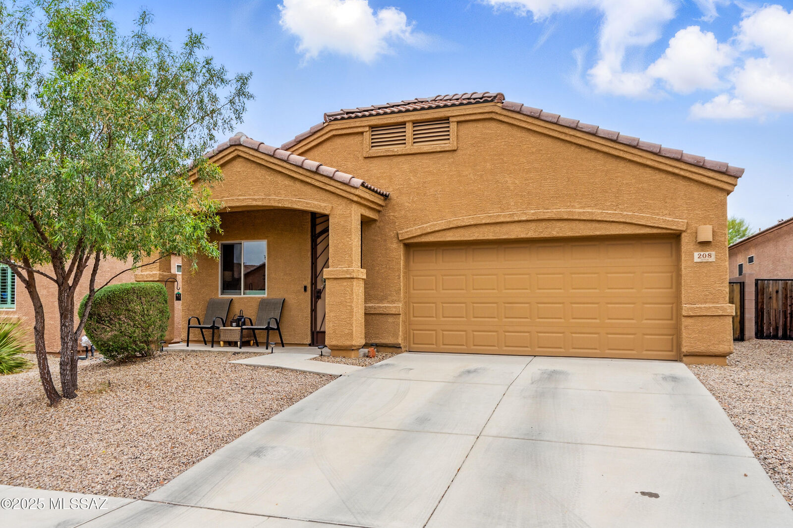 Property Photo:  208 E Calle Trona  AZ 85614 