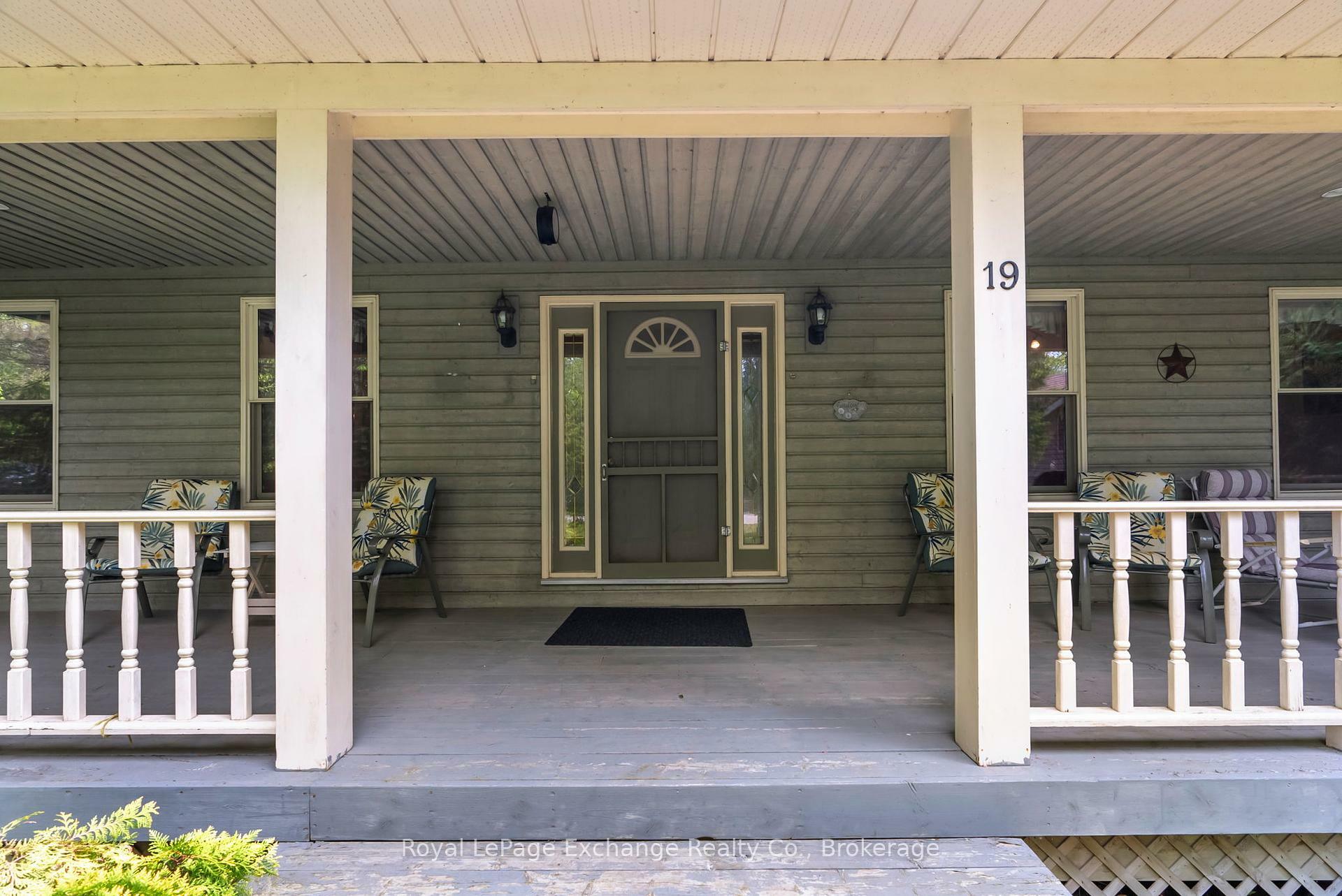 Property Photo: 19 Kuehner Street ON N0G 2T0