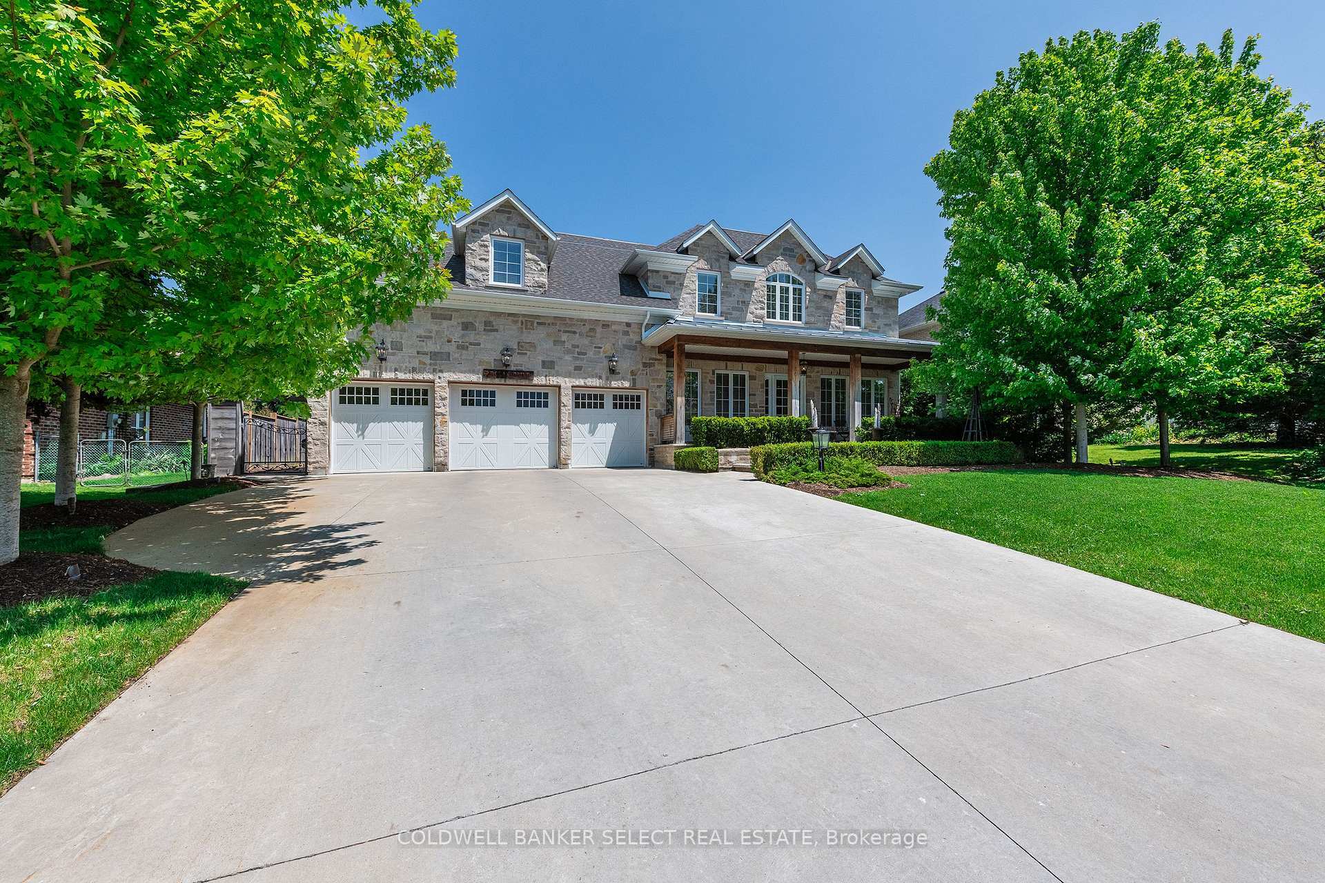 Photo de la propriété: 7 Dolan Drive ON L7E 0E1