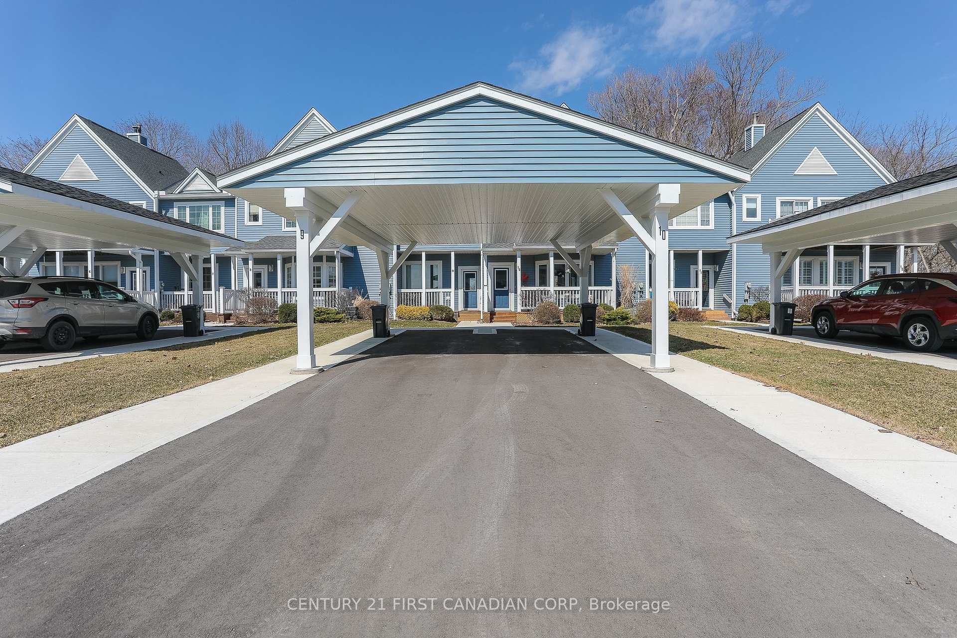Photo de la propriété: 374 Front Street 10 ON N5L 1E9