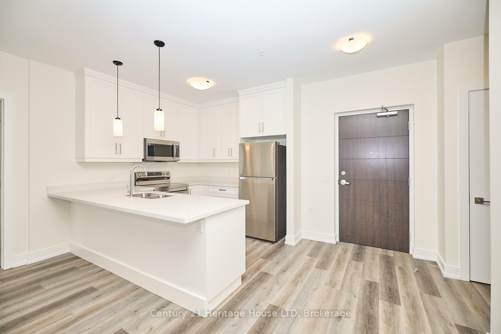 Property Photo: 300B Fourth Avenue 203 ON L2S 0E6