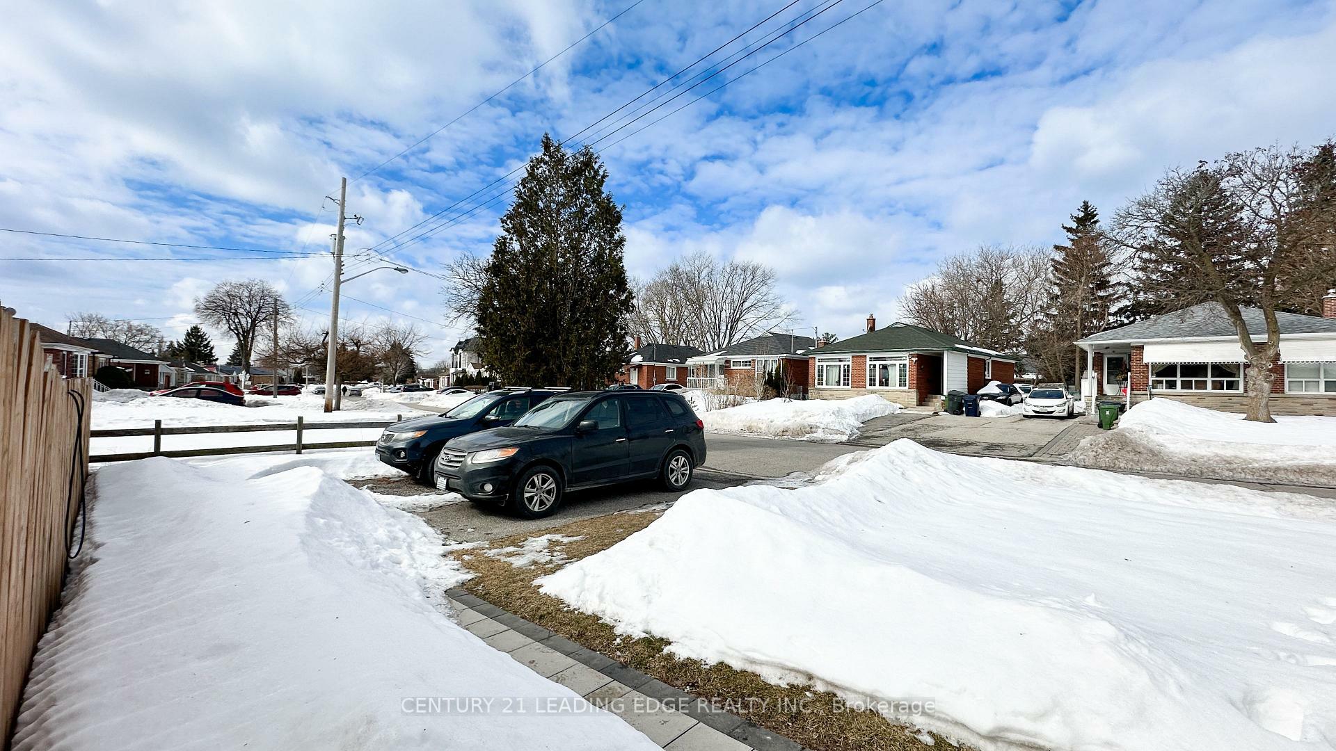 Property Photo: 53 Miramar Crescent ON M1J 1R3