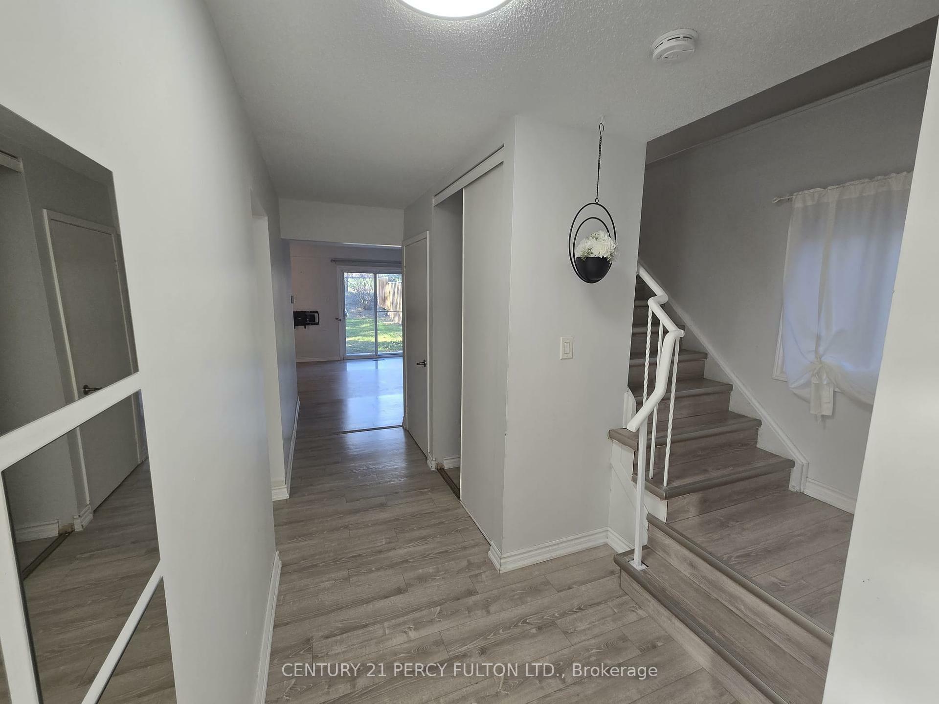 Property Photo: 88 Don Head Village Boulevard ON L4C 7M8