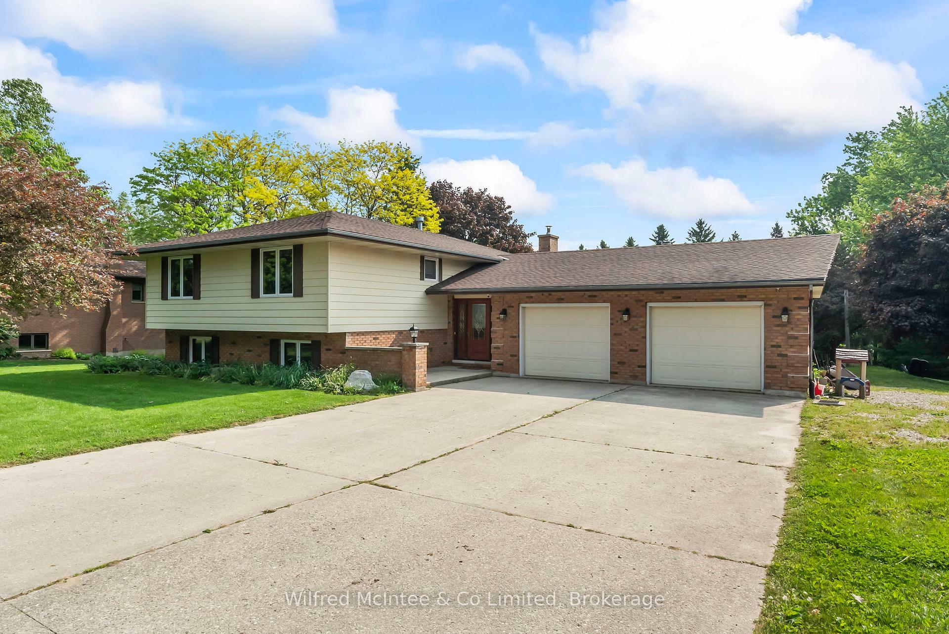 Property Photo: 22 Geeson Avenue ON N0G 2V0