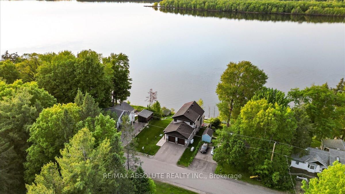 Property Photo: 304 Riverwood Drive ON K0A 3M0