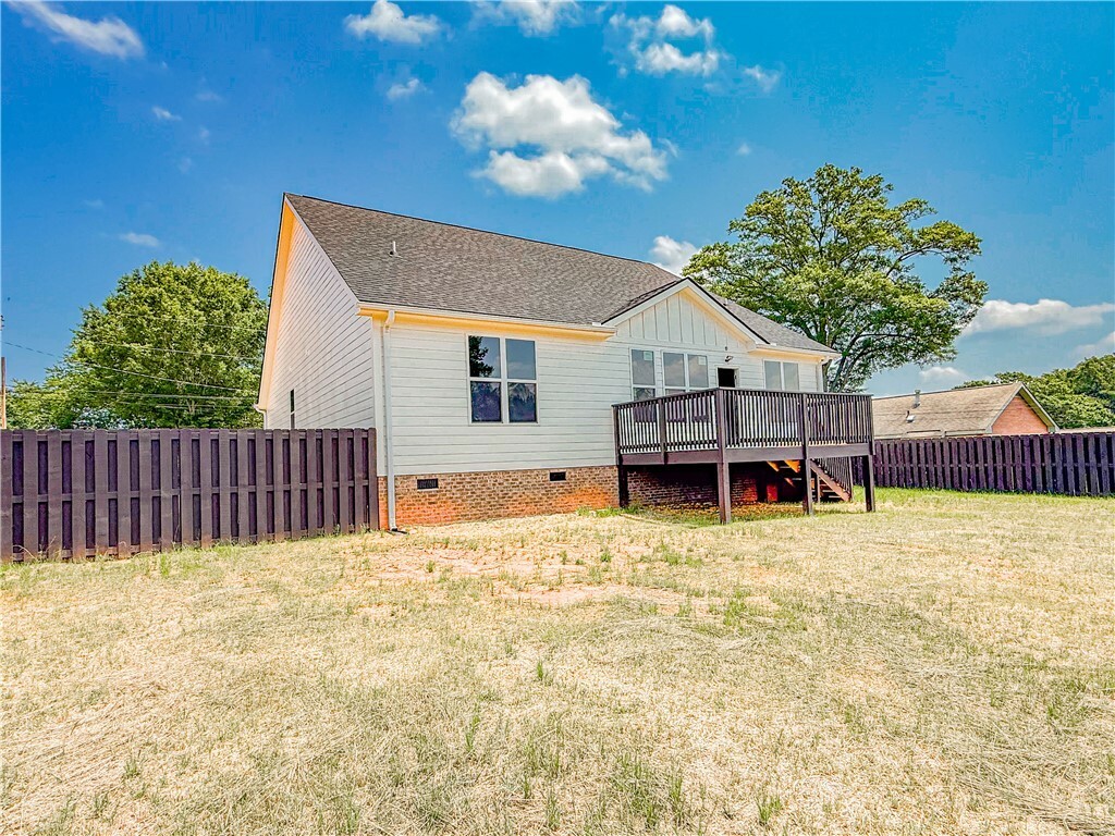 Property Photo:  206 Highland Avenue  SC 29693 