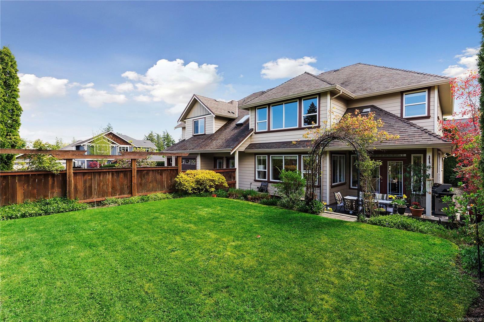 Property Photo: 4994 La Quinta Pl BC V8Y 3G9