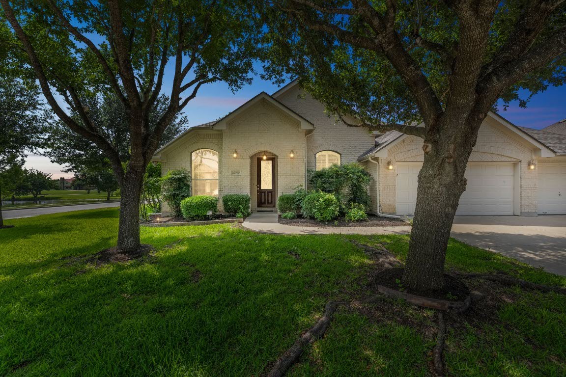 Property Photo: 20700 Windmill Ridge Street TX 78660