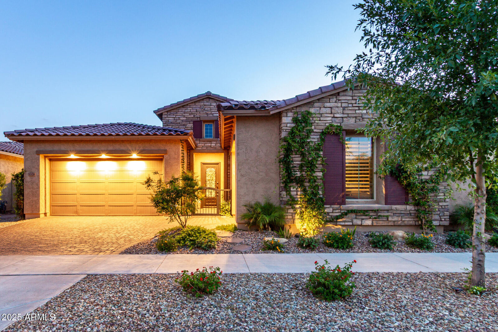 Property Photo: 5328 S Wesley Circle AZ 85212